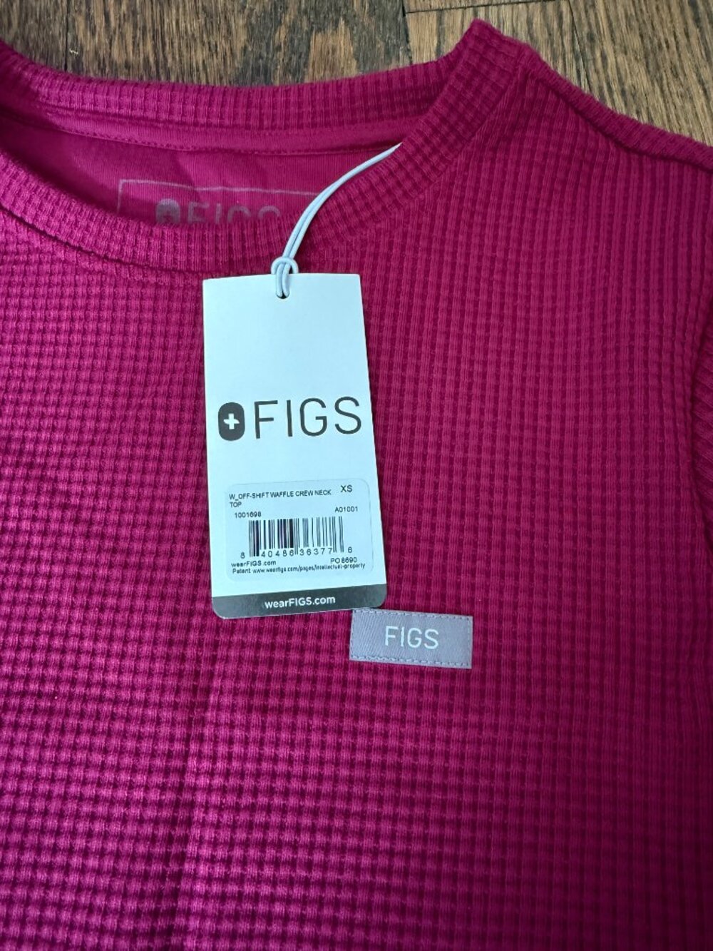 FIGS Deep Cranberry Off-Shift Waffle Lounge Set - Picture 7 of 12